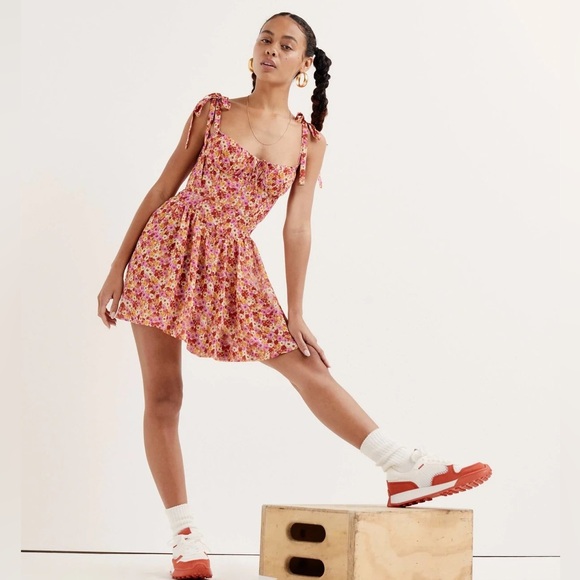 For Love And Lemons Dresses & Skirts - For love & lemons Felicia Mini Dress size M